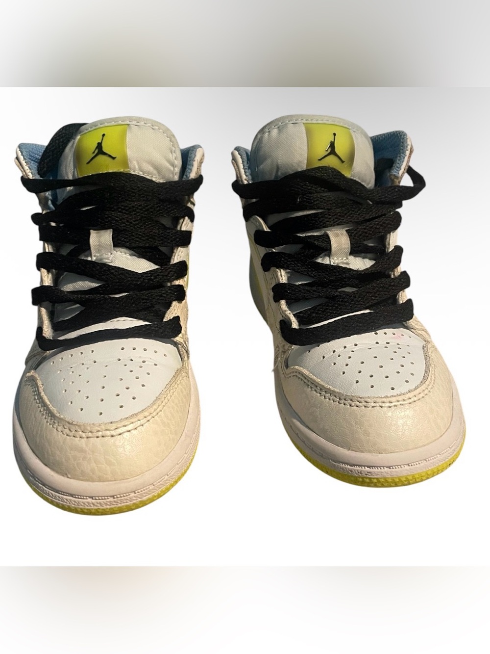 Nike Jordan 1 Mid wraped Swoosh Kids' Sneakers in White and Yellow